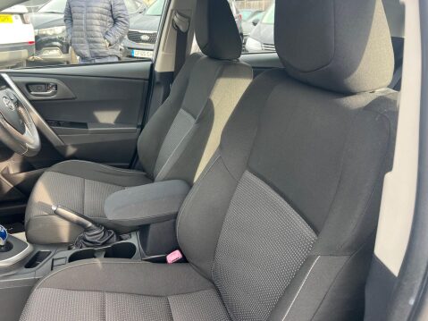 Toyota Auris 1.8 VVT-h Icon CVT Euro 5 (s/s) 5dr 25