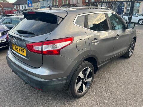 Nissan Qashqai 1.2 DIG-T n-tec+ XTRON 2WD Euro 6 (s/s) 5dr 6
