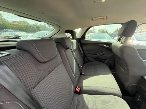 Ford Focus 1.0T EcoBoost Titanium Navigator Euro 5 (s/s) 5dr 11