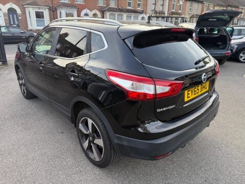 Nissan Qashqai 1.2 DIG-T n-tec+ 2WD Euro 6 (s/s) 5dr 5