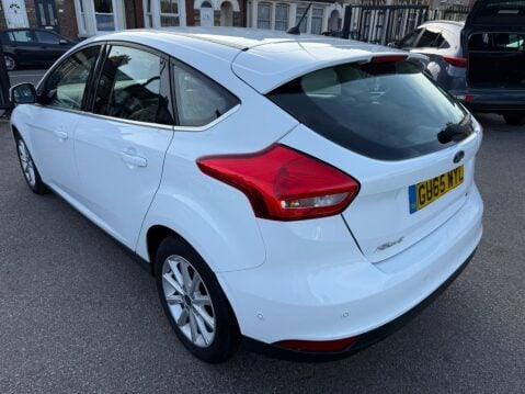 Ford Focus 1.0T EcoBoost Titanium Euro 6 (s/s) 5dr 4