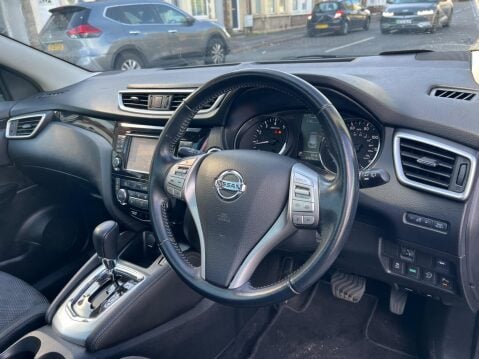 Nissan Qashqai 1.2 DIG-T n-tec+ XTRON 2WD Euro 6 (s/s) 5dr 17