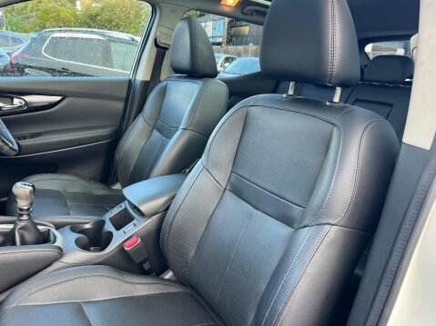 Nissan Qashqai 1.5 dCi Tekna 2WD Euro 5 (s/s) 5dr 20