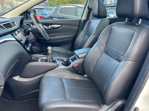 Nissan Qashqai 1.5 dCi Tekna 2WD Euro 5 (s/s) 5dr 19