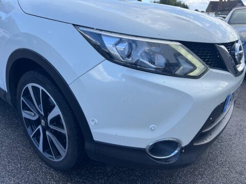 Nissan Qashqai 1.5 dCi Tekna 2WD Euro 5 (s/s) 5dr 12