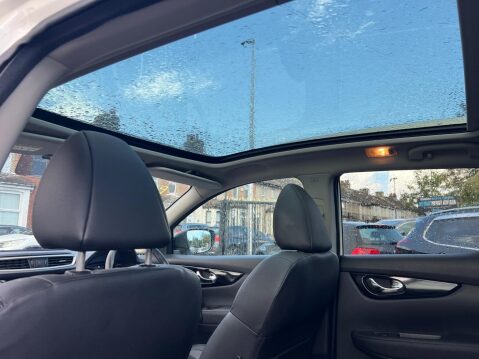 Nissan Qashqai 1.5 dCi Tekna 2WD Euro 5 (s/s) 5dr 25