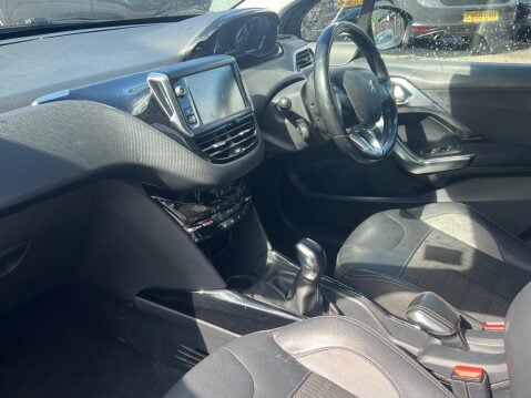 Peugeot 2008 1.2 PureTech Allure Euro 6 5dr 21