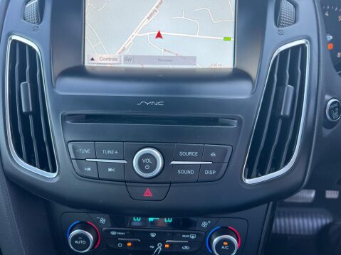 Ford Focus 1.0T EcoBoost Titanium Auto Euro 6 (s/s) 5dr 29