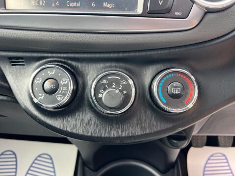 Toyota Yaris 1.33 Dual VVT-i SR Euro 5 3dr 32