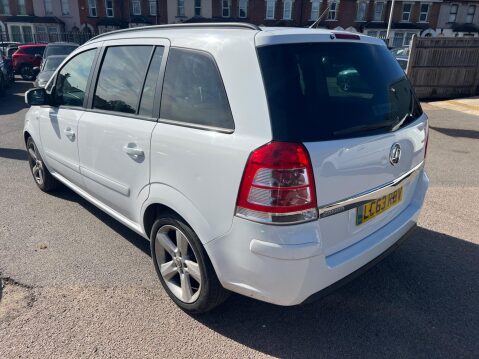 Vauxhall Zafira 1.6 16V Exclusiv Euro 5 5dr 4