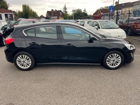 Ford Focus 1.0T EcoBoost Titanium Auto Euro 6 (s/s) 5dr 7