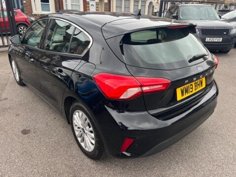 Ford Focus 1.0T EcoBoost Titanium Auto Euro 6 (s/s) 5dr 4