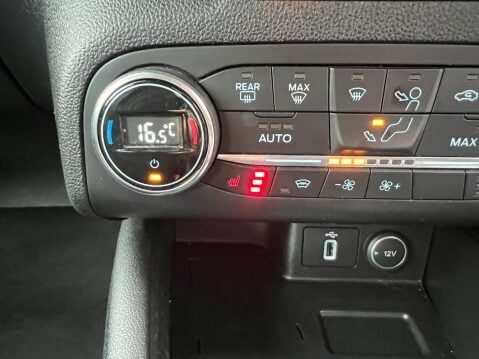 Ford Focus 1.0T EcoBoost Titanium Auto Euro 6 (s/s) 5dr 28