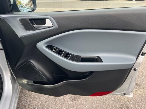 Hyundai i20 1.2 Blue Drive SE Euro 6 (s/s) 5dr 29