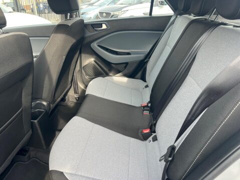 Hyundai i20 1.2 Blue Drive SE Euro 6 (s/s) 5dr 27