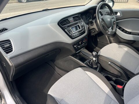 Hyundai i20 1.2 Blue Drive SE Euro 6 (s/s) 5dr 23