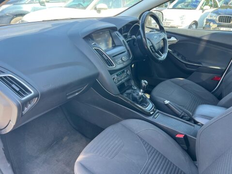 Ford Focus 1.0T EcoBoost Titanium Euro 6 (s/s) 5dr 17