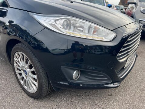 Ford Fiesta 1.0T EcoBoost Titanium Euro 5 (s/s) 5dr 12