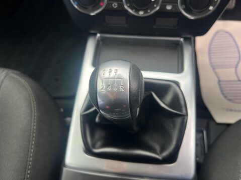 Land Rover Freelander 2 2.2 TD4 Black and White 4WD Euro 5 (s/s) 5dr 38