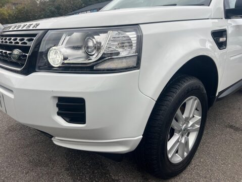 Land Rover Freelander 2 2.2 TD4 Black and White 4WD Euro 5 (s/s) 5dr 10