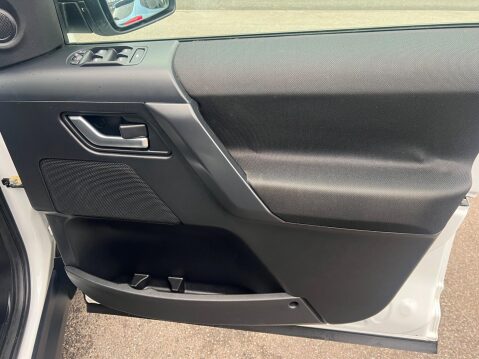 Land Rover Freelander 2 2.2 TD4 Black and White 4WD Euro 5 (s/s) 5dr 33