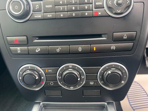 Land Rover Freelander 2 2.2 TD4 Black and White 4WD Euro 5 (s/s) 5dr 37