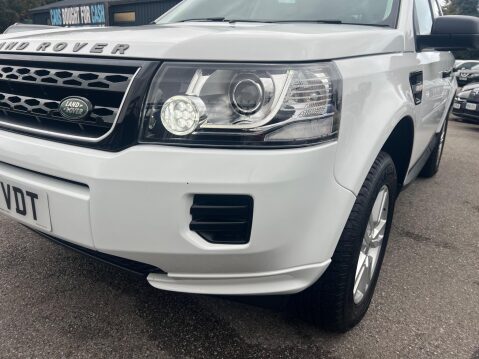 Land Rover Freelander 2 2.2 TD4 Black and White 4WD Euro 5 (s/s) 5dr 11