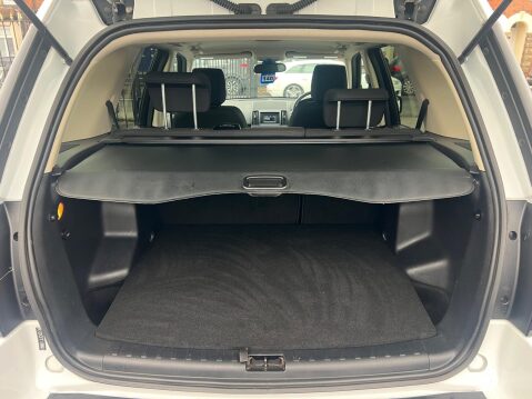 Land Rover Freelander 2 2.2 TD4 Black and White 4WD Euro 5 (s/s) 5dr 32