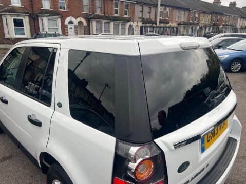 Land Rover Freelander 2 2.2 TD4 Black and White 4WD Euro 5 (s/s) 5dr 17