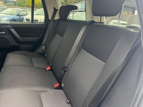 Land Rover Freelander 2 2.2 TD4 Black and White 4WD Euro 5 (s/s) 5dr 31