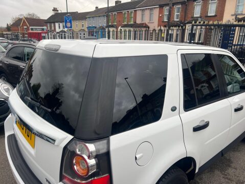 Land Rover Freelander 2 2.2 TD4 Black and White 4WD Euro 5 (s/s) 5dr 16