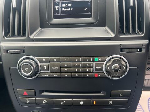 Land Rover Freelander 2 2.2 TD4 Black and White 4WD Euro 5 (s/s) 5dr 36