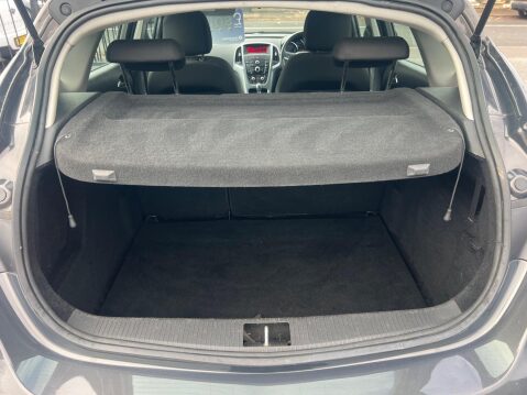 Vauxhall Astra 1.6 16v Exclusiv Auto Euro 5 5dr 28