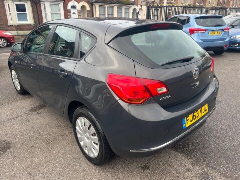 Vauxhall Astra 1.6 16v Exclusiv Auto Euro 5 5dr 4