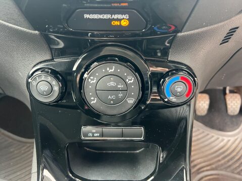 Ford Fiesta 1.0T EcoBoost Zetec Euro 5 (s/s) 3dr 21