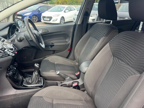 Ford Fiesta 1.0T EcoBoost Titanium Euro 5 (s/s) 5dr 21