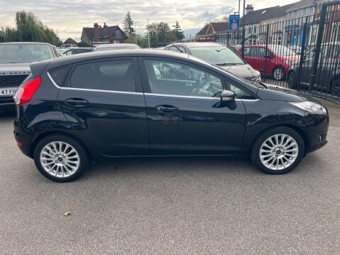 Ford Fiesta 1.0T EcoBoost Titanium Euro 5 (s/s) 5dr 7