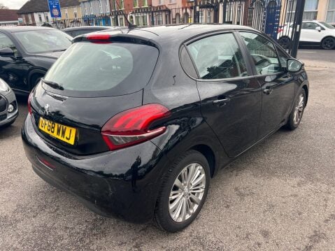 Peugeot 208 1.2 PureTech Signature Euro 6 (s/s) 5dr 6