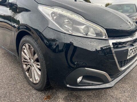 Peugeot 208 1.2 PureTech Signature Euro 6 (s/s) 5dr 12