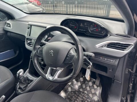 Peugeot 208 1.2 PureTech Signature Euro 6 (s/s) 5dr 15