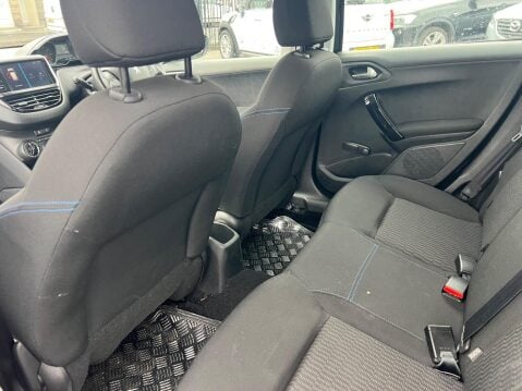 Peugeot 208 1.2 PureTech Signature Euro 6 (s/s) 5dr 19