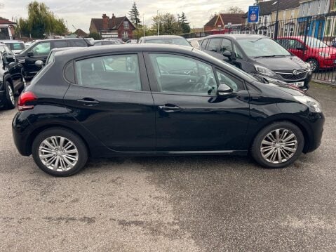 Peugeot 208 1.2 PureTech Signature Euro 6 (s/s) 5dr 7