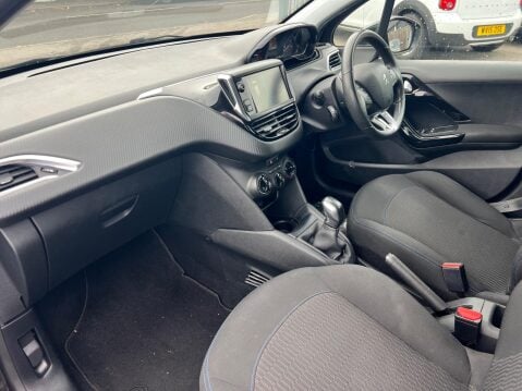 Peugeot 208 1.2 PureTech Signature Euro 6 (s/s) 5dr 16