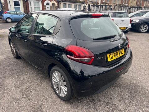 Peugeot 208 1.2 PureTech Signature Euro 6 (s/s) 5dr 4