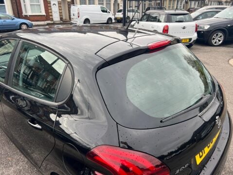 Peugeot 208 1.2 PureTech Signature Euro 6 (s/s) 5dr 13