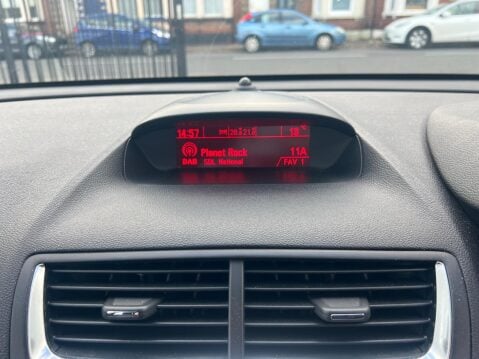 Vauxhall Mokka 1.6i Exclusiv 2WD Euro 6 (s/s) 5dr 23