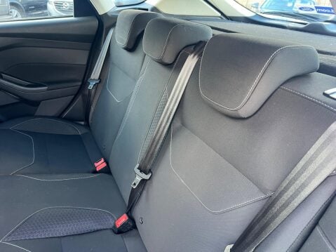 Ford Focus 1.0T EcoBoost Zetec Euro 6 (s/s) 5dr 26