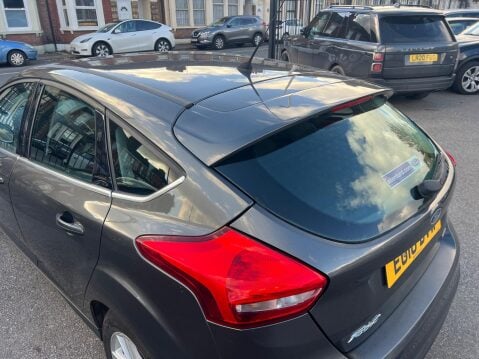 Ford Focus 1.0T EcoBoost Zetec Euro 6 (s/s) 5dr 15