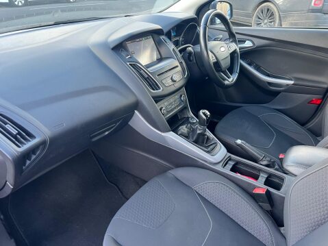 Ford Focus 1.0T EcoBoost Zetec Euro 6 (s/s) 5dr 21