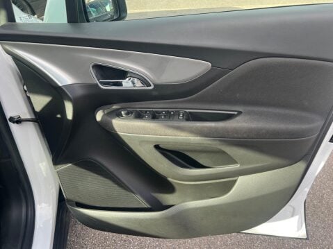 Vauxhall Mokka 1.6i Exclusiv 2WD Euro 6 (s/s) 5dr 27